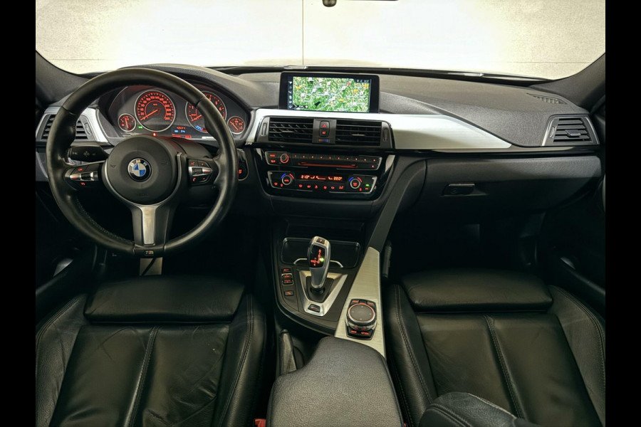 BMW 3-serie 330e M-Sport Pano Leer Navi Cruise PDC NAP