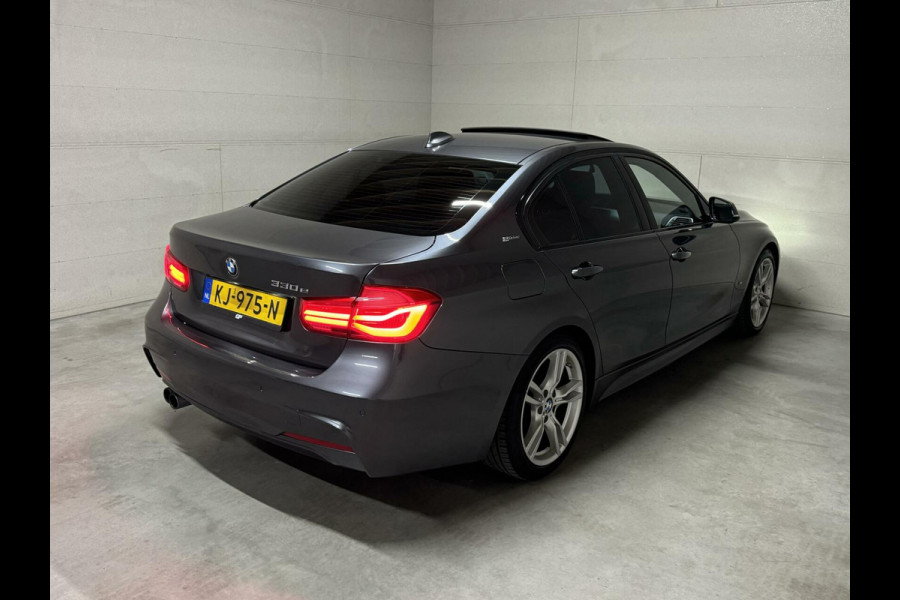 BMW 3-serie 330e M-Sport Pano Leer Navi Cruise PDC NAP