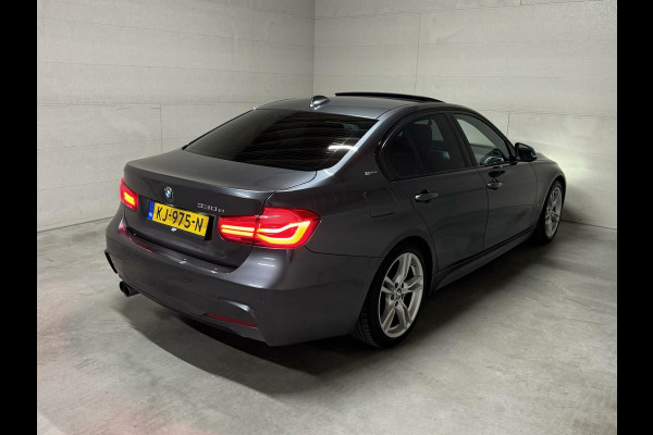 BMW 3-serie 330e M-Sport Pano Leer Navi Cruise PDC NAP