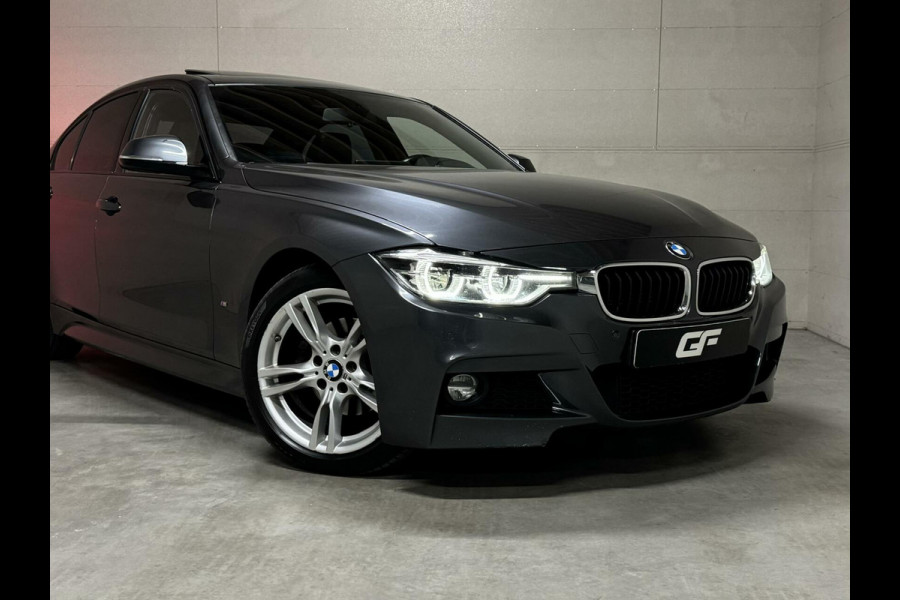 BMW 3-serie 330e M-Sport Pano Leer Navi Cruise PDC NAP