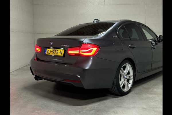 BMW 3-serie 330e M-Sport Pano Leer Navi Cruise PDC NAP