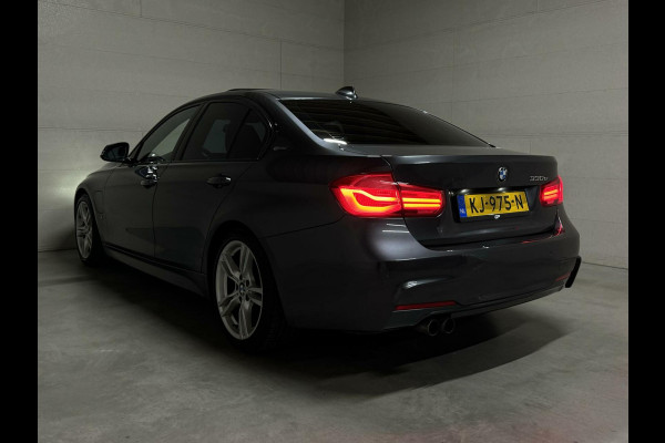 BMW 3-serie 330e M-Sport Pano Leer Navi Cruise PDC NAP