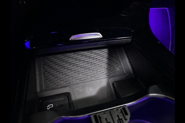 Mercedes-Benz A-Klasse 250 e AMG Night Edition Plug in Hybrid 218pk PHEV | Alcantara Sportstoelen | MBUX Widescreen | Sfeerverlichting | Apple Carplay | Camera |