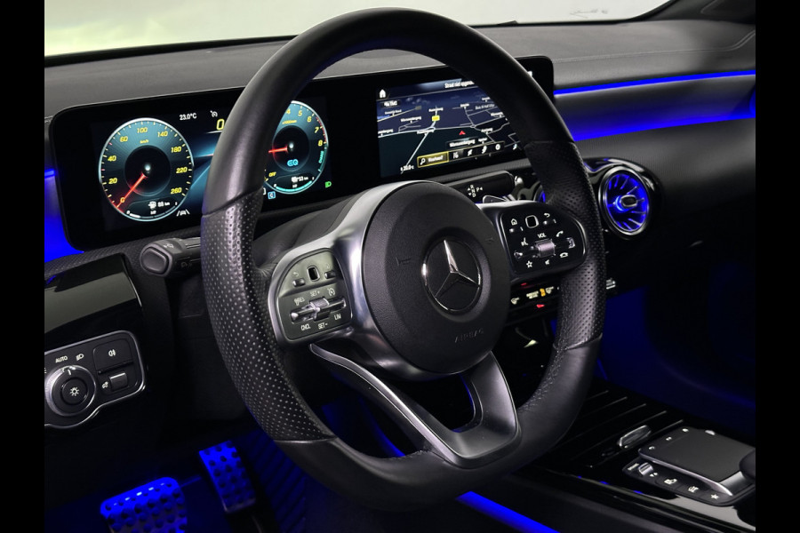 Mercedes-Benz A-Klasse 250 e AMG Night Edition Plug in Hybrid 218pk PHEV | Alcantara Sportstoelen | MBUX Widescreen | Sfeerverlichting | Apple Carplay | Camera |