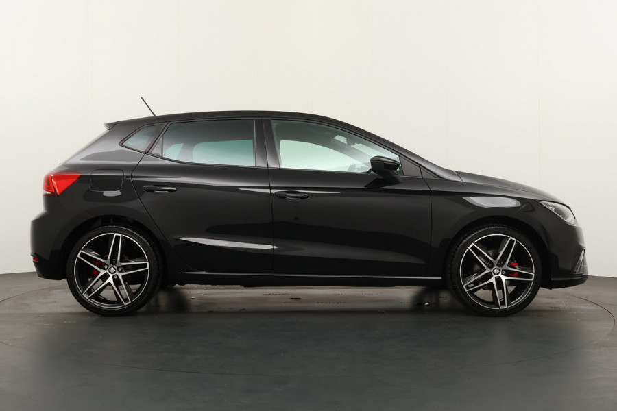 Seat Ibiza BWJ 2019 | 1.0 TSI 16PK FR Bus Intense | CLIMA | BEATS | CAMERA A | 18'' LMV \ PRIVACY GLASS | CARPLAY | SPORTSTOELEN |