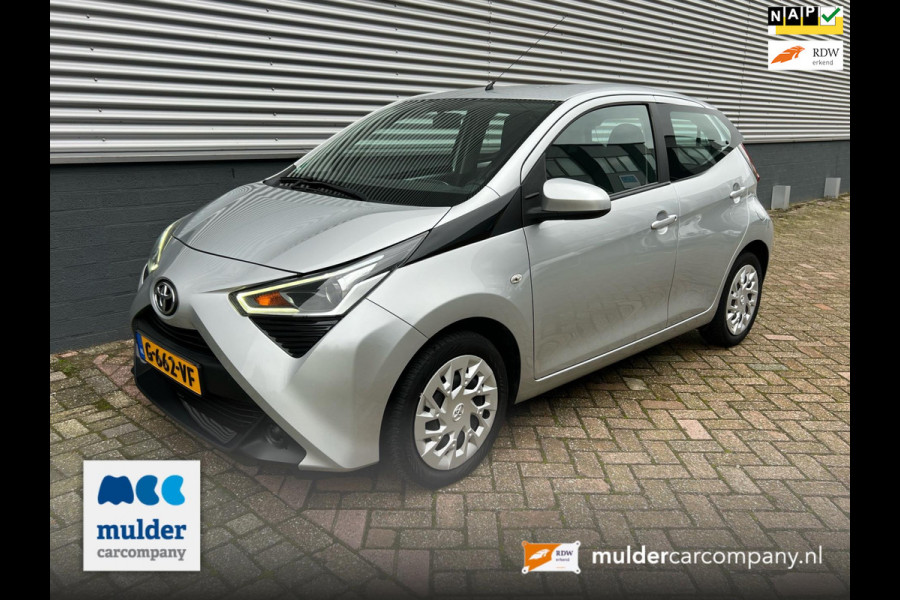 Toyota Aygo 1.0 VVT-i x-play 5 deurs / Groot scherm / Camera / Ned Auto / NAP / MCC / Gouda