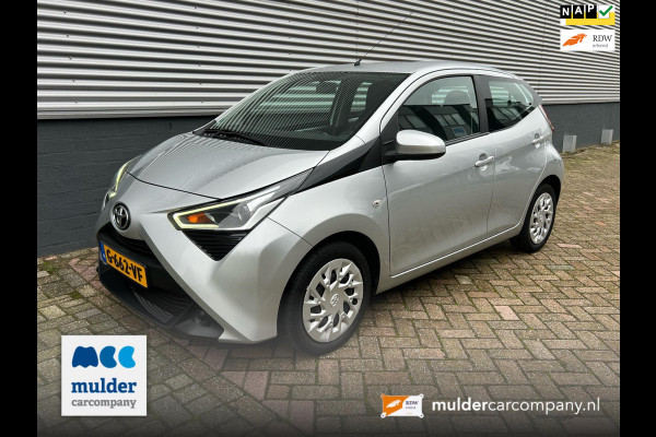 Toyota Aygo 1.0 VVT-i x-play 5 deurs / Groot scherm / Camera / Ned Auto / NAP / MCC / Gouda