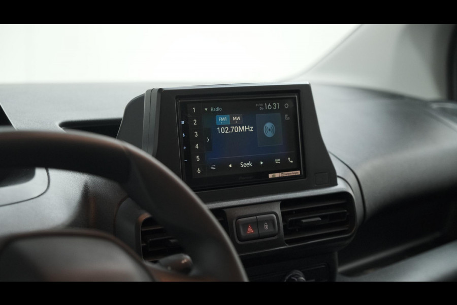 Peugeot Partner 1.5 BlueHDi 100 S&S L1 | Trekhaak | Camera | Apple Carplay | Vloerplaat