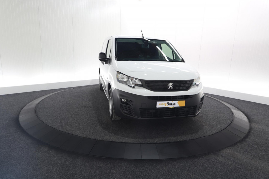 Peugeot Partner 1.5 BlueHDi 100 S&S L1 | Trekhaak | Camera | Apple Carplay | Vloerplaat