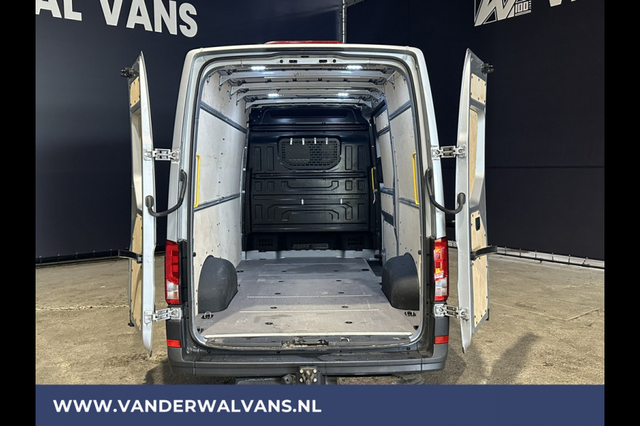 Volkswagen Crafter 2.0 TDI 140pk L3H3 L2H2 Euro6 Airco | Navigatie | Apple Carplay | 3000kg Trekhaak android auto, bijrijdersbank