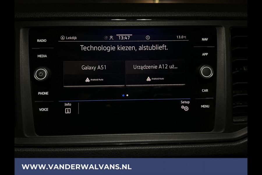 Volkswagen Crafter 2.0 TDI 140pk L3H3 L2H2 Euro6 Airco | Navigatie | Apple Carplay | 3000kg Trekhaak android auto, bijrijdersbank