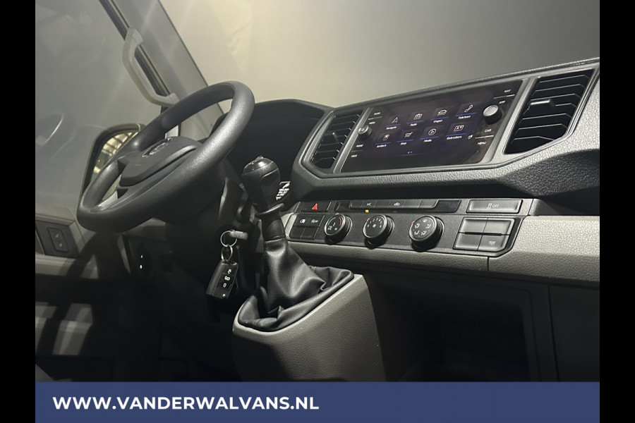 Volkswagen Crafter 2.0 TDI 140pk L3H3 L2H2 Euro6 Airco | Navigatie | Apple Carplay | 3000kg Trekhaak android auto, bijrijdersbank