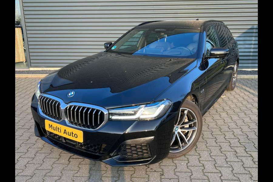 BMW 5 Serie Touring 530e M-Sport Plug in Hybrid PHEV | Trekhaak af Fabriek | Adaptive Cruise | Laser Led | Carplay | Harman/Kardon | Head-up Display |