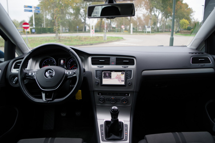 Volkswagen Golf 1.0 TSI 115 PK Connected Series, Camera, Apple-Carplay, DAB, Afn. Trekhaak, Climate Control