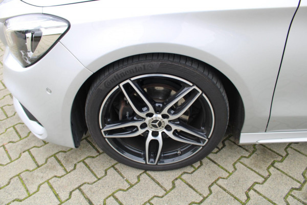 Mercedes-Benz CLA-Klasse Shooting Brake 180 Business AMG-Pakket Panoramadak/Camera/Cruise/Navigatie