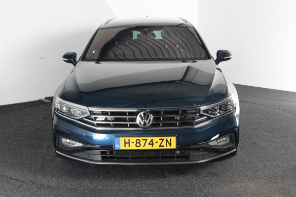 Volkswagen Passat Variant 1.5 TSI R-line | Org. NL-auto | 2 x R-line | lederen bekleding.