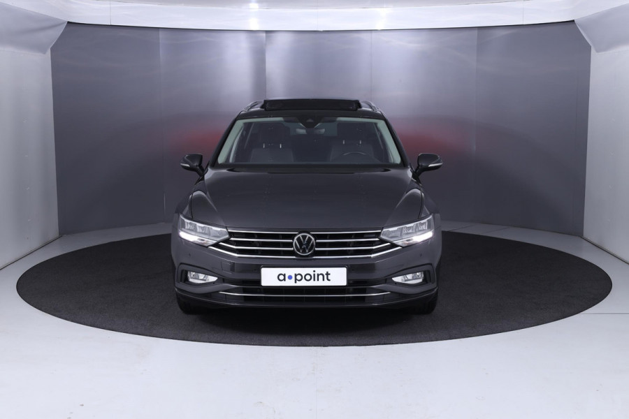 Volkswagen Passat Variant 1.5 TSI Business 150 pk Automaat (DSG) | Private lease vanaf 690,- pm | Verlengde garantie | Navigatie | Panoramadak | Elektr. trekhaak | Parkeersensoren | Achteruitrijcamera |