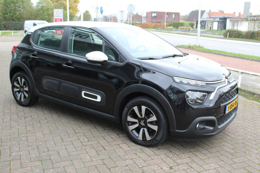 Citroën C3 1.2-110pk PureTech 'Feel Pack'. Fijne comfortabele wagen ! Airco, cruise cntrl, metallic lak, LM wielen, navigatie, parkeersensoren achter etc.