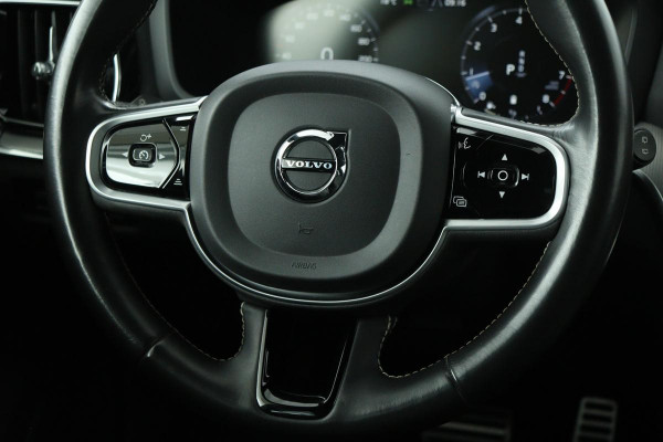 Volvo V60 B3 R-Design | Camera | Stoel & Stuurverwarming | Carplay | Half leder | Full LED | PDC | Memory | Keyless | Navigatie