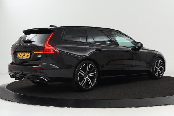 Volvo V60 B3 R-Design | Camera | Stoel & Stuurverwarming | Carplay | Half leder | Full LED | PDC | Memory | Keyless | Navigatie