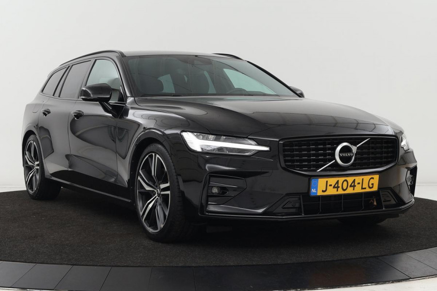 Volvo V60 B3 R-Design | Camera | Stoel & Stuurverwarming | Carplay | Half leder | Full LED | PDC | Memory | Keyless | Navigatie