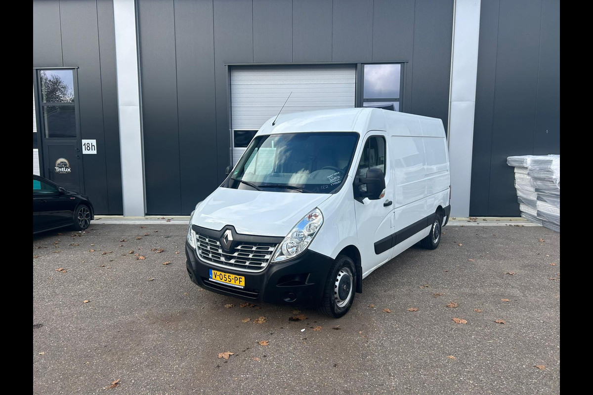 Renault Master T35 2.3 dCi L2H2 131 pk euro 6 3 pers