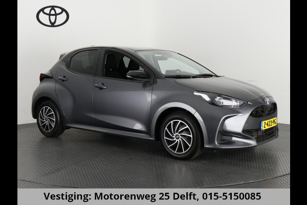 Toyota Yaris 1.5 HYBRID BI-TONE AUTOMAAT NAVIGATIE *GARANTIE TOT 7-2032* Camera.  Bluetooth. All Season banden