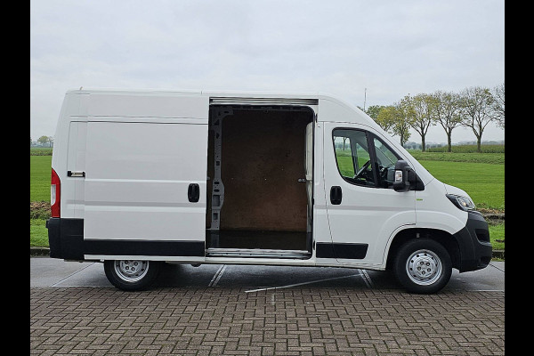 Peugeot Boxer 330 2.2 BlueHDi 140 L2H2 airco, navi, camera, pdc, 127 dkm.