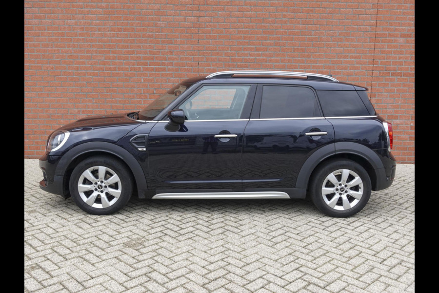 MINI Countryman 1.5 One Pepper Navigatie Parkeersensoren achter Cruise Control Airco 17” Lichtmetalen Velgen Dakrails