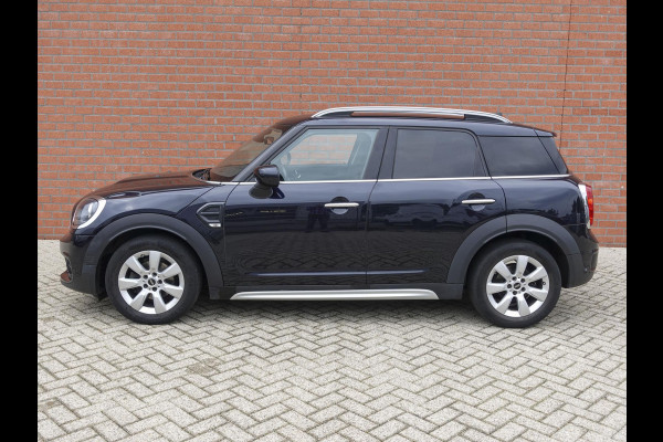 MINI Countryman 1.5 One Pepper Navigatie Parkeersensoren achter Cruise Control Airco 17” Lichtmetalen Velgen Dakrails