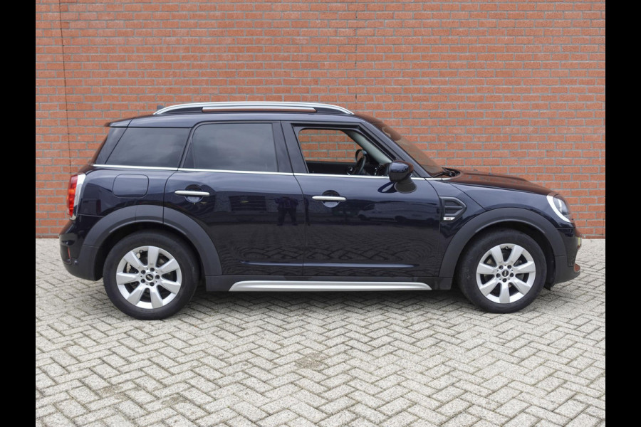 MINI Countryman 1.5 One Pepper Navigatie Parkeersensoren achter Cruise Control Airco 17” Lichtmetalen Velgen Dakrails