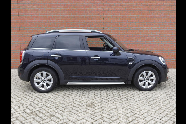 MINI Countryman 1.5 One Pepper Navigatie Parkeersensoren achter Cruise Control Airco 17” Lichtmetalen Velgen Dakrails