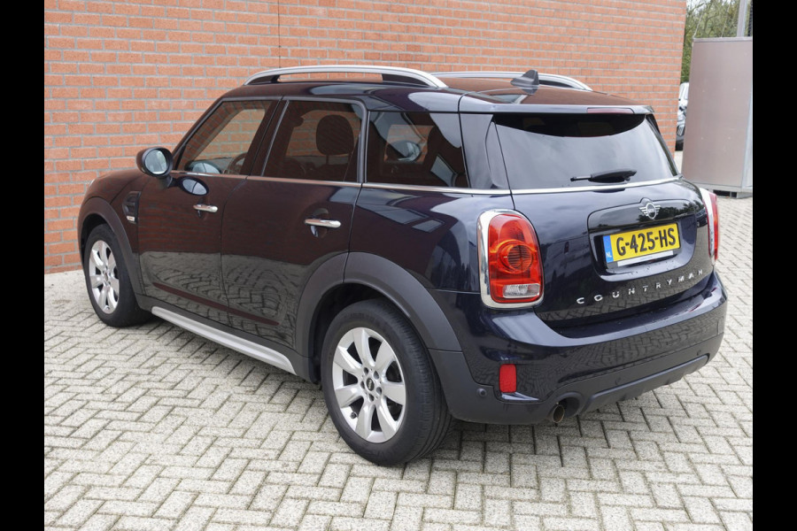 MINI Countryman 1.5 One Pepper Navigatie Parkeersensoren achter Cruise Control Airco 17” Lichtmetalen Velgen Dakrails