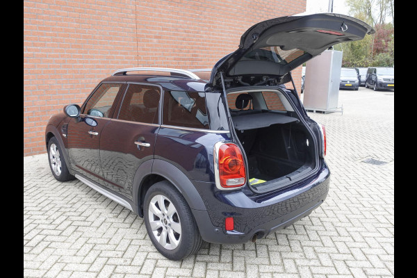 MINI Countryman 1.5 One Pepper Navigatie Parkeersensoren achter Cruise Control Airco 17” Lichtmetalen Velgen Dakrails