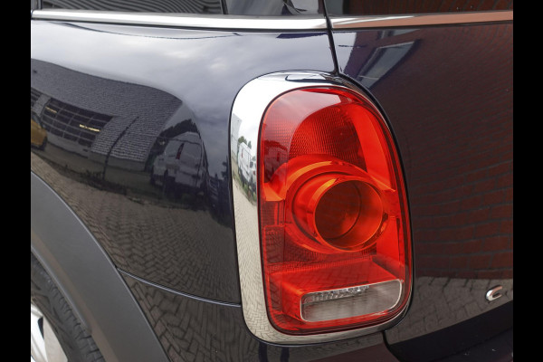 MINI Countryman 1.5 One Pepper Navigatie Parkeersensoren achter Cruise Control Airco 17” Lichtmetalen Velgen Dakrails