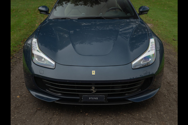 Ferrari GTC4 6.3 V12 Lusso | Atelier Car | Full spec! | Blu Ahrabian | Pano-dak | Lift | 360 cam | CarPlay