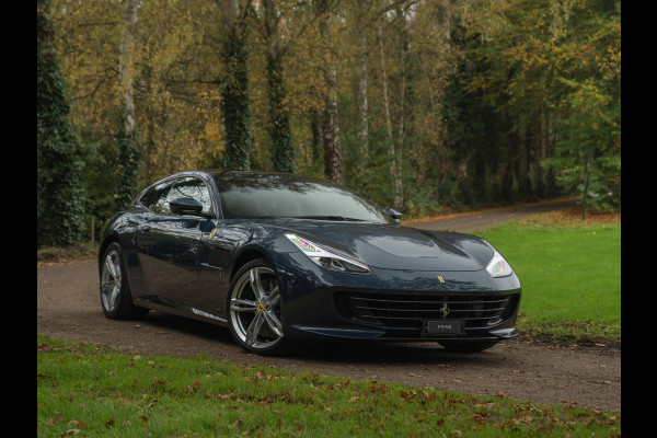 Ferrari GTC4 6.3 V12 Lusso | Atelier Car | Full spec! | Blu Ahrabian | Pano-dak | Lift | 360 cam | CarPlay