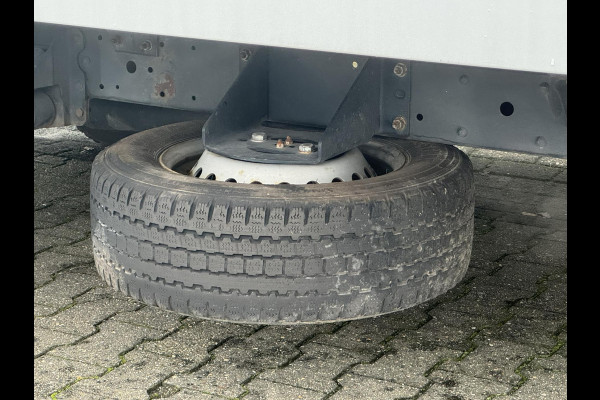 Iveco Daily Bakwagen + laadklep Clima 3 Zitplaatsen Goed onderhouden