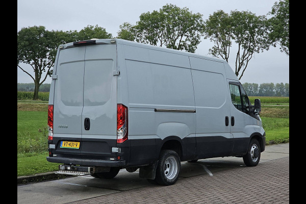 Iveco Daily 35C15V 3.0 352 DUBBELLUCHT 150 PK 3.0 LTR 3500 KG TREKHAAK!