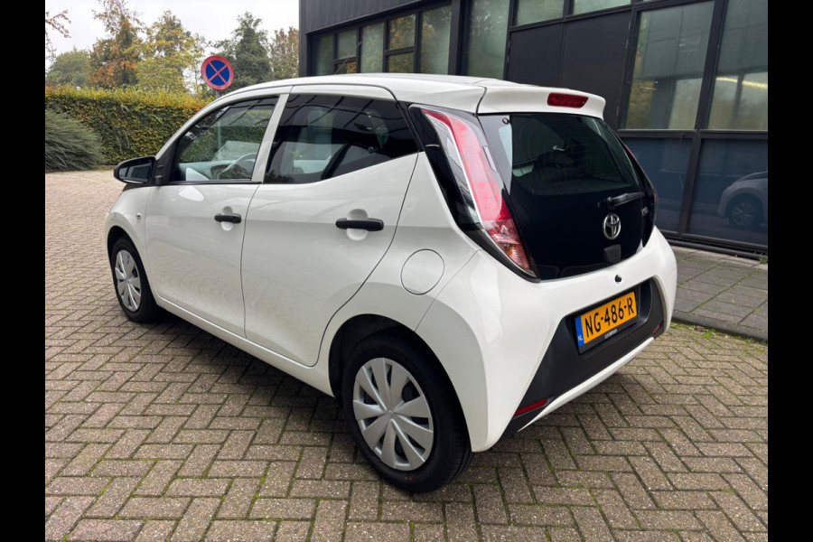 Toyota Aygo 1.0 VVT-i x-now