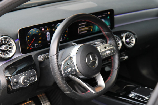 Mercedes-Benz A-Klasse 200 AMG /PANO/SFEERV/CARPLAY