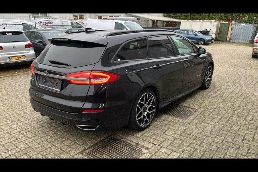 Ford Mondeo 2.0 IVCT HEV ST-Line 187pk | Adaptieve Cruise | BLIS | 19 inch Licht metaal | Full LED | Half leder/Alcantara | Elek. Achterklep