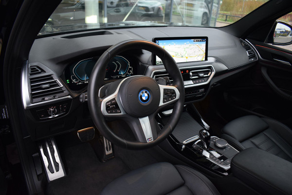 BMW X3 xDrive30e High Executive | M-Sport | Trekhaak | Pano | HUD | Leer