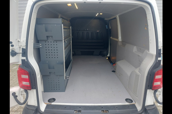 Volkswagen Transporter 2.0 TDI L2H1 Comfortline prijs is EX btw,dubbele schuifdeur airco,cruise,standkachel,lederen bekleding,trekhaak,stoelverwarming,parkeersensoren achter,