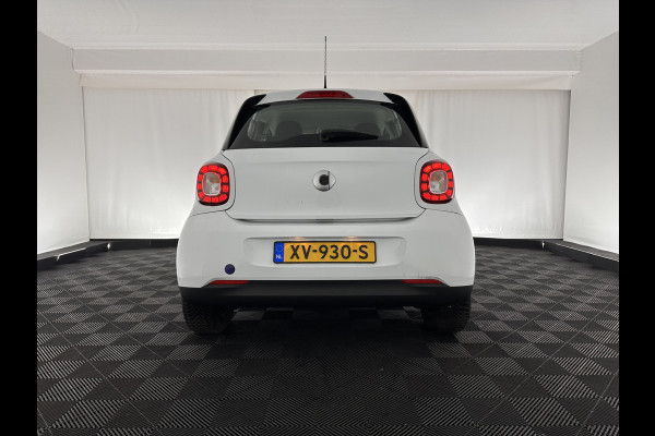 Smart Forfour EQ Business Solution 18 kWh [ 3-Fase ] (INCL.BTW) Aut. *VOLLEDER | NAVI-FULLMAP | AIRCO | CRUISE | COMFORT-SEATS | 15''ALU*