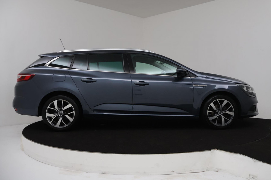 Renault MEGANE Estate 1.5 dCi Bose (GROOT-SCHERM, TREKHAAK, CAMERA, NAVIGATIE PDC, CRUISE,, GOED ONDERHOUDEN)