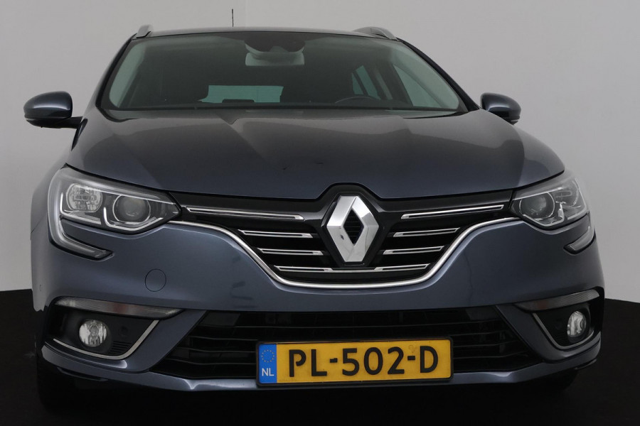 Renault MEGANE Estate 1.5 dCi Bose (GROOT-SCHERM, TREKHAAK, CAMERA, NAVIGATIE PDC, CRUISE,, GOED ONDERHOUDEN)