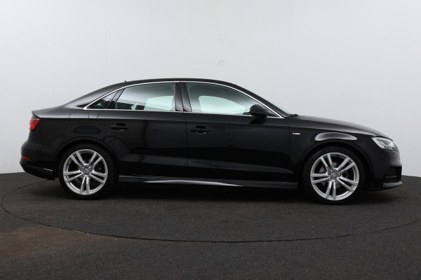 Audi A3 Limousine 35 TFSI CoD Advance Sport (S-LINE, VIRTUAL COCKPIT, AFNEEMBARE TREKHAAK, STOELVERWARMING, 1e EIGENAAR)