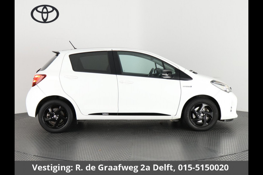 Toyota Yaris 1.5 Hybrid Sport | Climate Control | Camera | Lichtmetalen velgen | Privacy Glass |