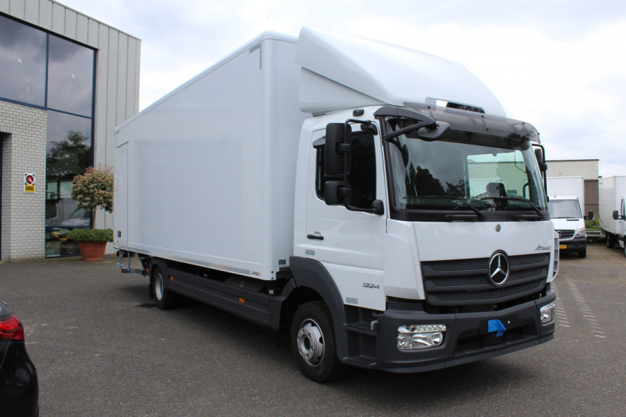 Mercedes-Benz Atego 1224Lnr Bakwagen met Laadklep en Zijdeur, Gesloten bakwagen 728x248x240, 1500 kg laadklep met 180 cm Plateau, Zijdeur